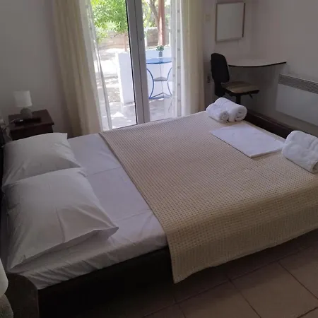 Cute Cycladic House In Parikia *